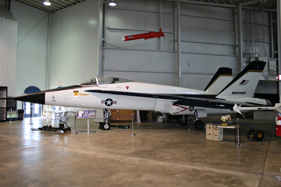 Northrop YF-17 