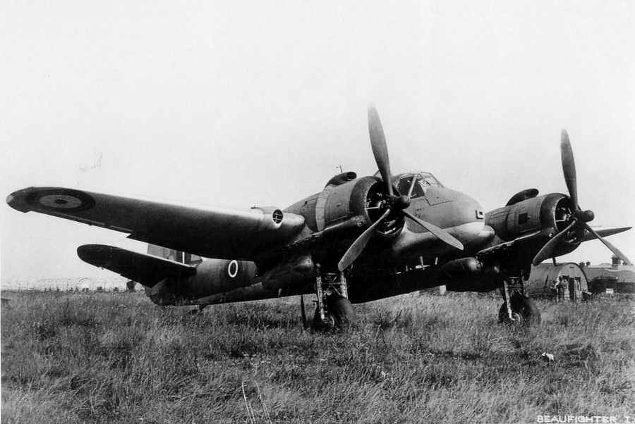 RAF Beaufighter Mk.Ic prototype (EL233G) armed with an 18in torpedo (Photo Source: Imperial War Museum MH4558 via Asisbiz.com)